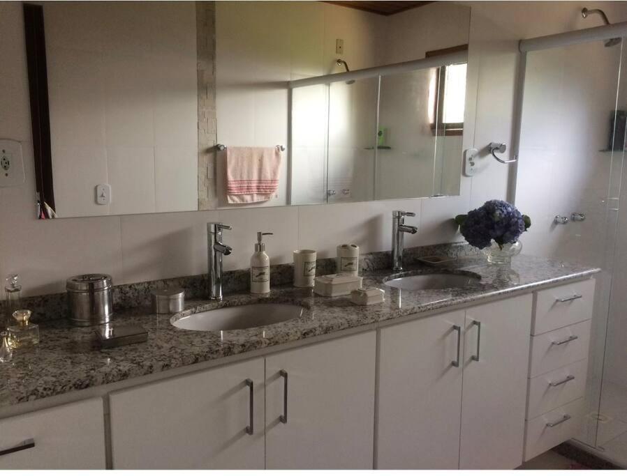 Sitio Com Piscina Natural E Cascata, Com Linda Vista Em Lumiar. Exterior foto